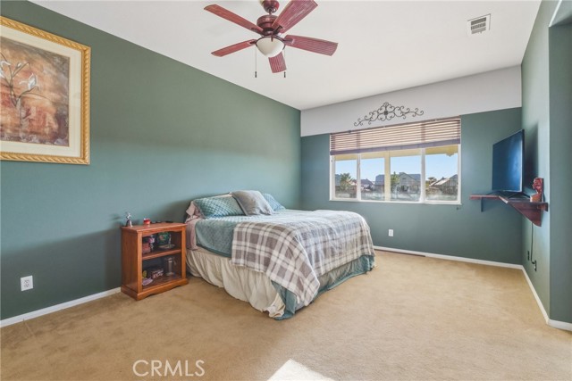 Detail Gallery Image 13 of 32 For 11090 Dandelion Ln, Apple Valley,  CA 92308 - 4 Beds | 3 Baths