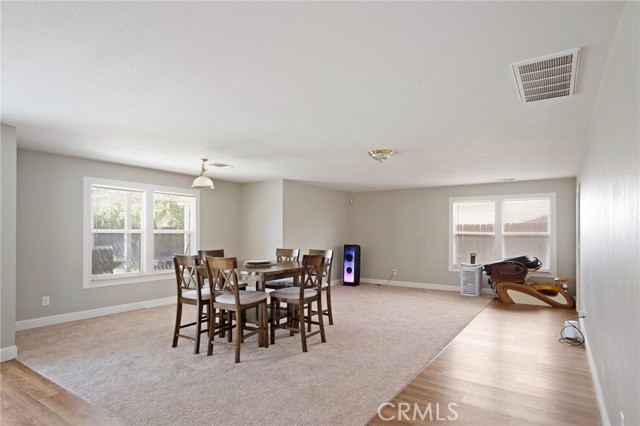 1169 Crescent Drive, Merced CA: https://media.crmls.org/medias/cf40a6ca-445f-47fa-acaa-10200ba3d83d.jpg