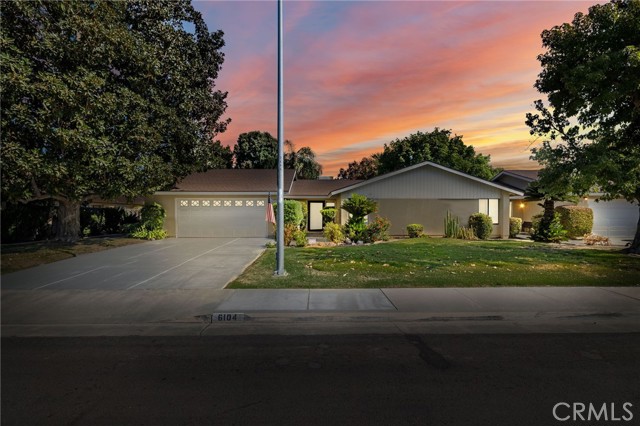 Detail Gallery Image 1 of 1 For 6104 Indian Wells Ave, Bakersfield,  CA 93309 - 2 Beds | 2 Baths