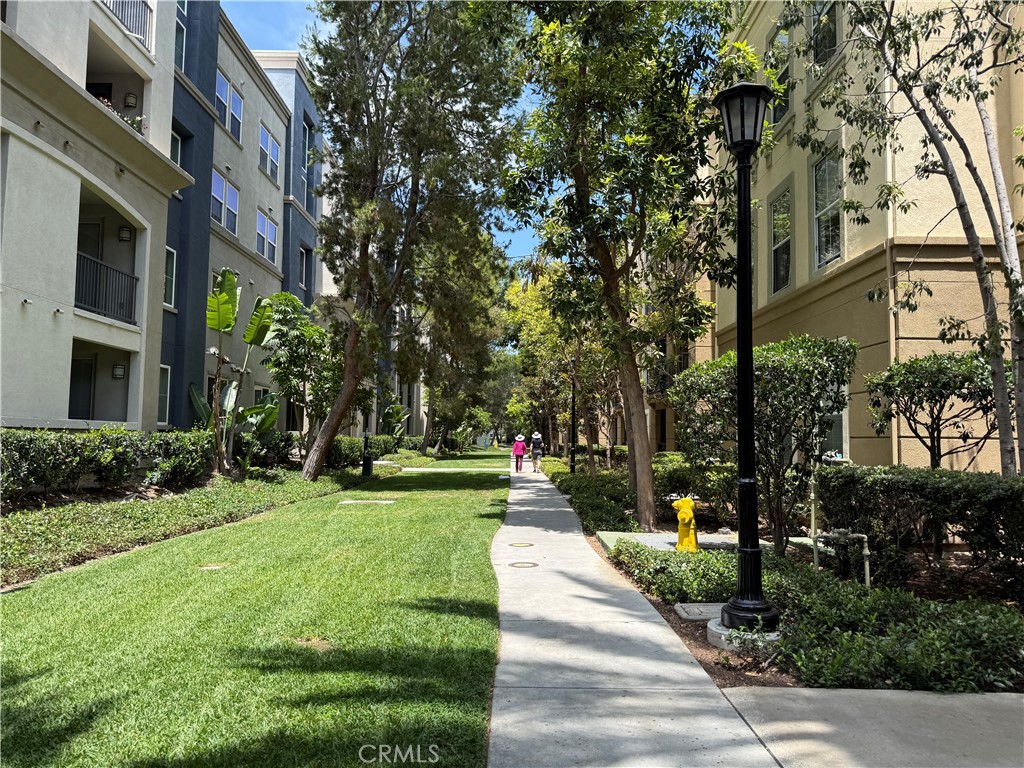 https://media.crmls.org/medias/cf40ede2-4dfe-4daf-b3ce-2d1a6ad00444.jpg?preset=X-Large