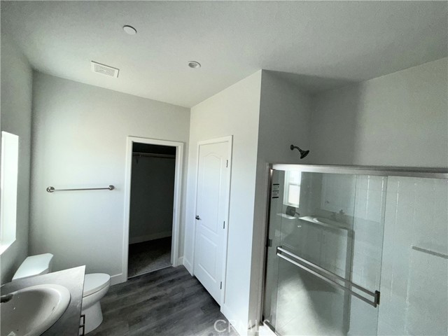 Detail Gallery Image 9 of 13 For 10633 Bromley Rd, Pinon Hills,  CA 92372 - 4 Beds | 2 Baths