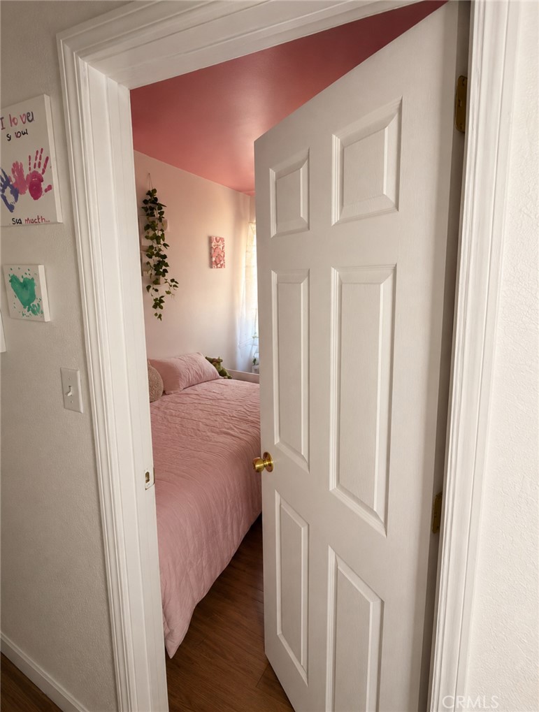 https://media.crmls.org/medias/cf416225-5bec-4a37-b1db-778341eb2ea4.jpg?preset=X-Large