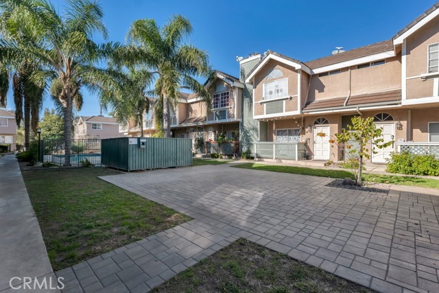 Detail Gallery Image 32 of 37 For 8958 Burnet Ave #E6,  North Hills,  CA 91343 - 3 Beds | 2/1 Baths