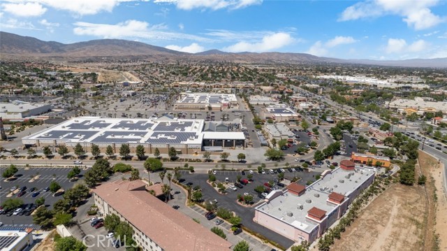 39438 Trade Center Drive, Palmdale CA: https://media.crmls.org/medias/cf4200ba-2307-4533-8466-a250776b5b01.jpg