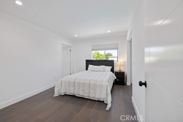 11245 Greenlawn Avenue, Culver City, California 90230, 5 Bedrooms Bedrooms, ,3 BathroomsBathrooms,Residential Lease,For Rent,11245 Greenlawn Avenue,CRSR25156538