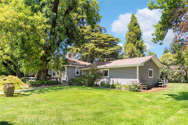 2176 Bidwell Avenue, Chico CA: https://media.crmls.org/medias/cf436ced-c8e4-4e7a-af43-1f911513c510.jpg