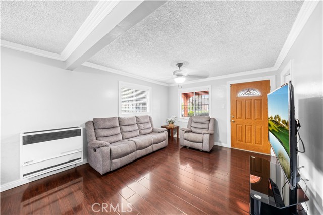 157 E 70th Street, Los Angeles CA: https://media.crmls.org/medias/cf439f10-b322-41bd-a79d-0ae37cac0152.jpg