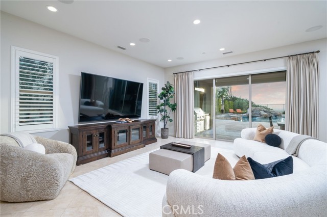 Detail Gallery Image 6 of 67 For 614 E Camellia Way, Azusa,  CA 91702 - 5 Beds | 4/1 Baths