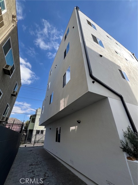 Detail Gallery Image 10 of 41 For 1218 Arapahoe St, Los Angeles,  CA 90006 - 31 Beds | 24 Baths