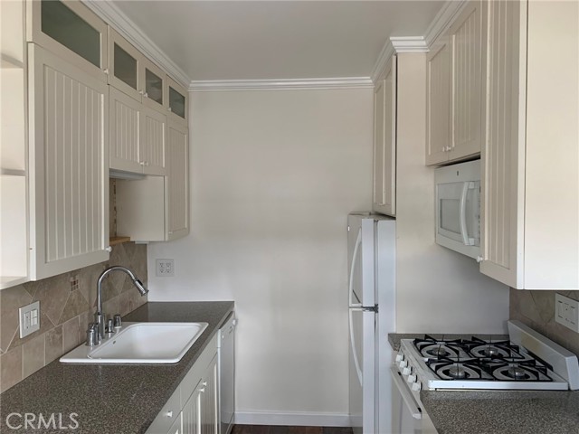 4401 Division, Long Beach CA: https://media.crmls.org/medias/cf449c3f-0f9e-4428-b0a3-d01bcd580edb.jpg