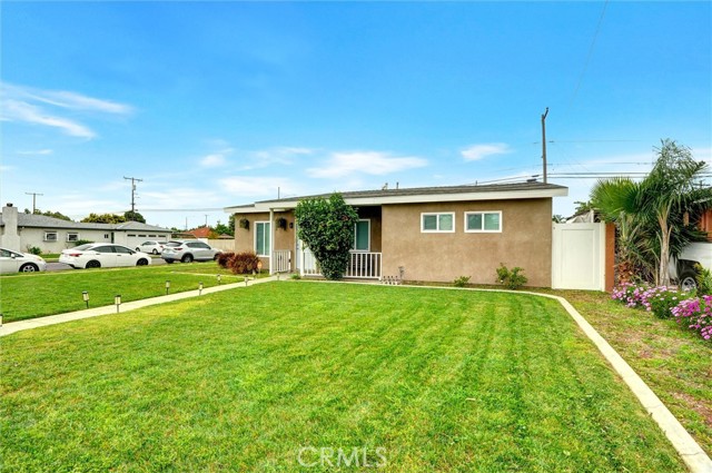 Detail Gallery Image 4 of 30 For 1001 N Hanover Pl, Anaheim,  CA 92801 - 4 Beds | 1/1 Baths