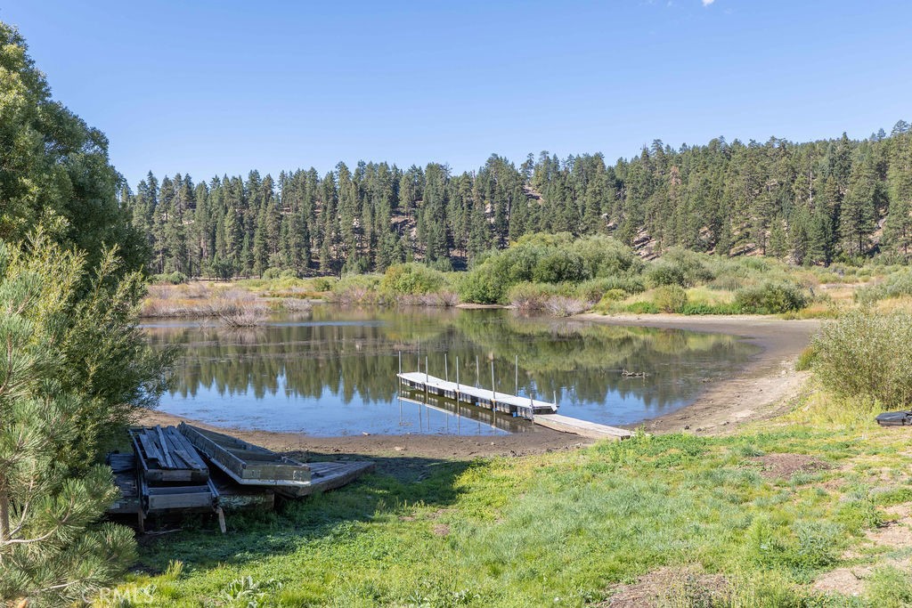 https://media.crmls.org/medias/cf478f21-42b5-4efe-8ef5-8e06c19f05ea.jpg?preset=X-Large