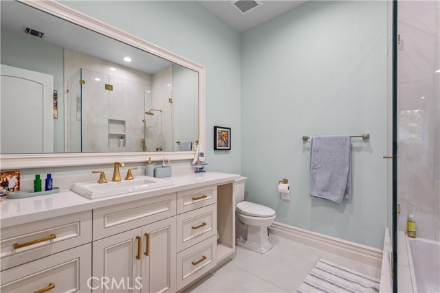 Detail Gallery Image 32 of 41 For 25548 Kingston Ct, Calabasas,  CA 91302 - 5 Beds | 6/1 Baths