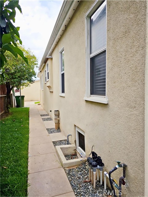 Detail Gallery Image 8 of 25 For 3726 Lee St, Los Angeles,  CA 90023 - 2 Beds | 1 Baths