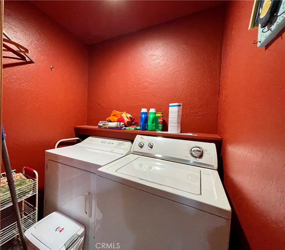 https://media.crmls.org/medias/cf48a68b-d644-4355-8065-ef3069a81eb7.jpg?preset=X-Large