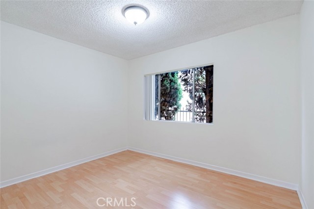 Detail Gallery Image 17 of 30 For 818 E Windsor Rd, Glendale,  CA 91205 - 3 Beds | 2 Baths