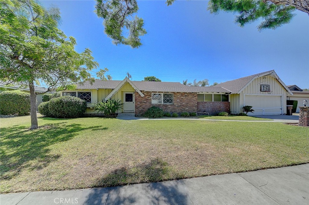 811 S Ramblewood Drive