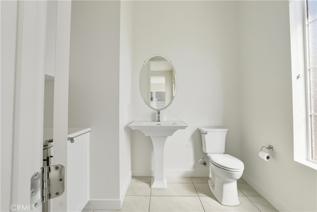 MLS #OC25225551 image #12