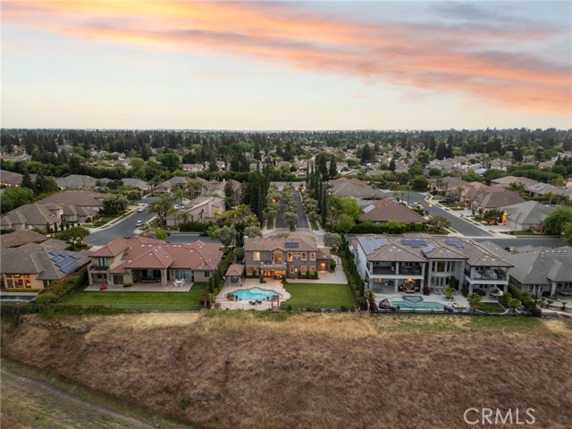 Detail Gallery Image 51 of 61 For 4918 W Bluff, Fresno,  CA 93722 - 5 Beds | 3/1 Baths