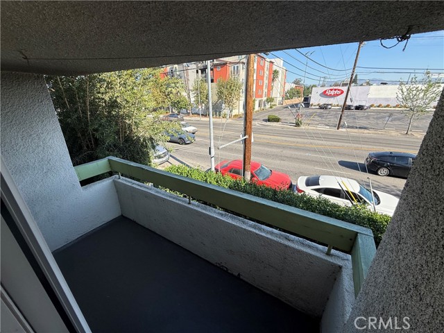 Detail Gallery Image 8 of 16 For 13730 Sherman Way #201,  Van Nuys,  CA 91405 - 1 Beds | 1 Baths