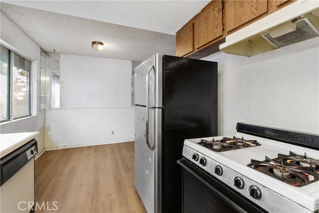 Detail Gallery Image 16 of 39 For 3088 Gladstone St #4,  Pomona,  CA 91767 - 2 Beds | 1 Baths