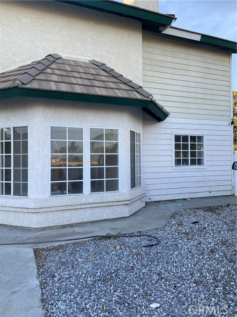 632 N Birch Avenue, Rialto CA: https://media.crmls.org/medias/cf4bda6e-b1fe-4eeb-916d-709ba3910a45.jpg