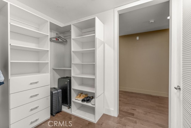 433 Pine Avenue, Long Beach CA: https://media.crmls.org/medias/cf4c2606-2834-4d57-b850-665e08976d7e.jpg