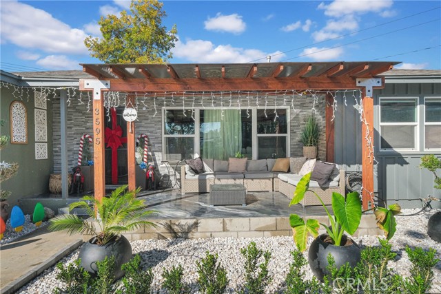 Detail Gallery Image 4 of 17 For 3595 Timothy Way, Riverside,  CA 92506 - 3 Beds | 1 Baths