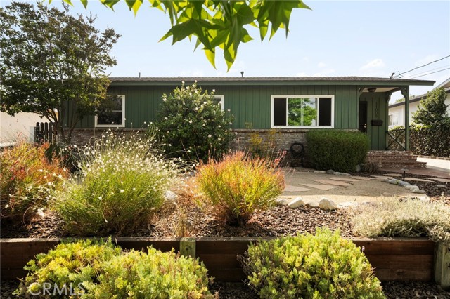 Detail Gallery Image 2 of 31 For 11008 Quill Ave, Sunland,  CA 91040 - 4 Beds | 2 Baths