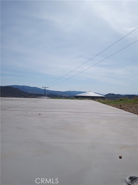 9555 1/2 Hierba Road, Agua Dulce CA: https://media.crmls.org/medias/cf4c8b08-0099-4662-a3ff-7310f07c0313.jpg