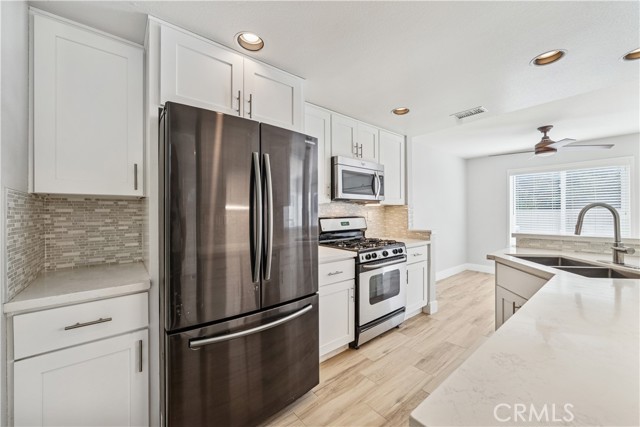 Detail Gallery Image 2 of 47 For 27446 Jasmine Ave, Mission Viejo,  CA 92692 - 3 Beds | 2/1 Baths