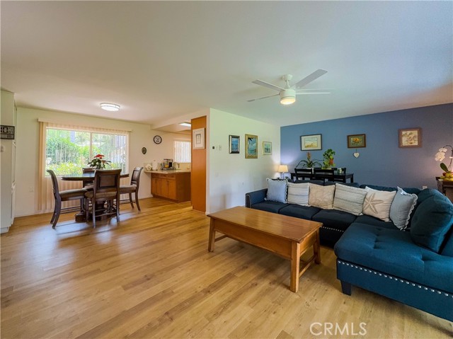 5472 Paseo Del Lago E, Laguna Woods CA: https://media.crmls.org/medias/cf4de686-f5ba-4c36-af43-ca87fa50a2fa.jpg