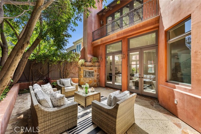 Detail Gallery Image 19 of 64 For 2516 Walnut Ave, Manhattan Beach,  CA 90266 - 5 Beds | 5/1 Baths