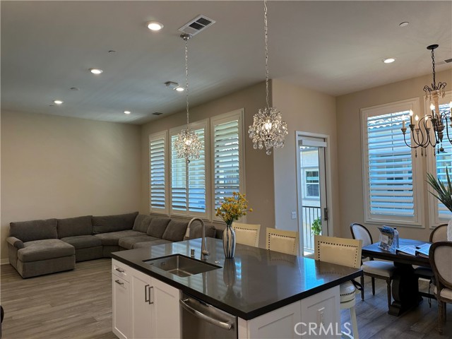 227 Carlow, Irvine CA: https://media.crmls.org/medias/cf4e1f7d-b384-48cf-be2d-117e9568879b.jpg