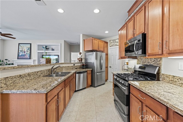 Detail Gallery Image 5 of 43 For 23941 Brescia Dr, Valencia,  CA 91354 - 2 Beds | 2 Baths