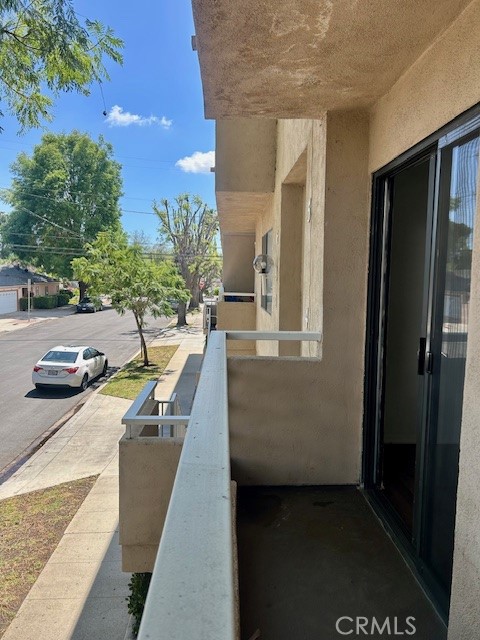 Detail Gallery Image 14 of 32 For 5821 Sylmar Ave #4,  Van Nuys,  CA 91401 - 2 Beds | 2 Baths