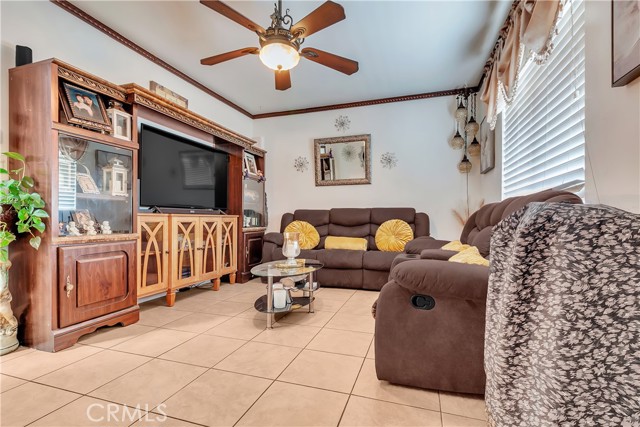 5231 1/2 Clara Street, Cudahy CA: https://media.crmls.org/medias/cf517f16-9971-4358-ba44-45cf2b19415b.jpg