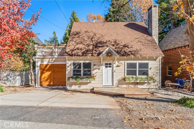 381 Maple Dr, Lake Arrowhead, CA 92352