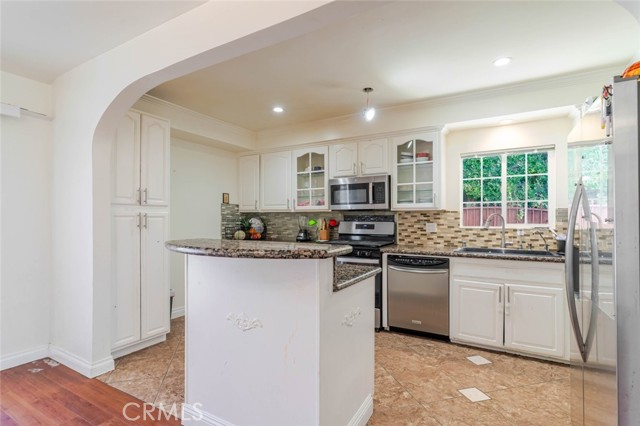 Detail Gallery Image 7 of 39 For 731 & 733 N. Alexander St, San Fernando,  CA 91340 - 5 Beds | 3 Baths