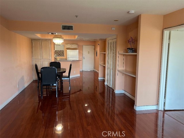 Image 9 of 27 For 321 Orange Avenue 306