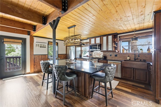 Detail Gallery Image 6 of 50 For 170 Fir Ter, Cedar Glen,  CA 92321 - 3 Beds | 2/1 Baths