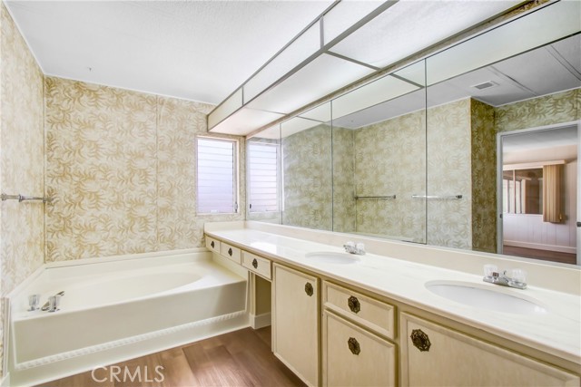 Detail Gallery Image 18 of 25 For 2590 Silver Oak Way, Hemet,  CA 92545 - 2 Beds | 2 Baths