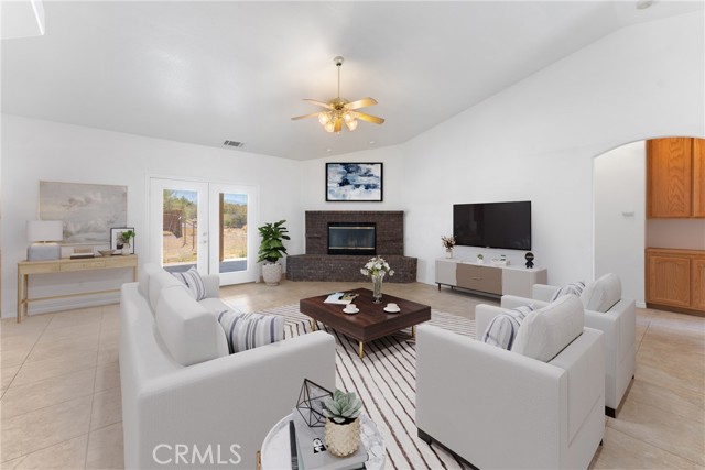 Detail Gallery Image 1 of 37 For 9735 Highland Rd, Oak Hills,  CA 92344 - 3 Beds | 3 Baths