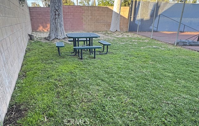 Detail Gallery Image 25 of 31 For 17241 Roscoe #16,  Northridge,  CA 91325 - 3 Beds | 3 Baths