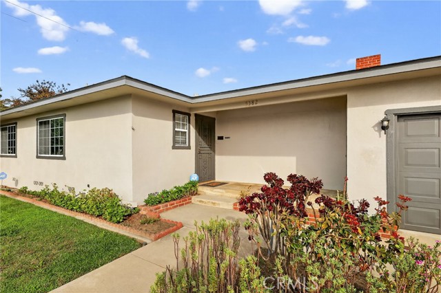5382 Park Place, Chino CA: https://media.crmls.org/medias/cf55e8c7-1990-4d4d-bcc4-e79f1380c2b7.jpg