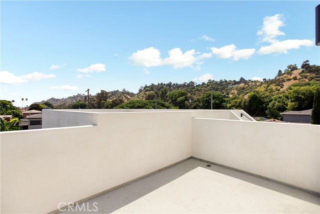 Detail Gallery Image 19 of 39 For 2671 1/2 Benedict, Los Angeles,  CA 90039 - 3 Beds | 3 Baths