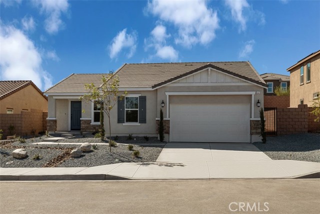 Detail Gallery Image 1 of 21 For 13719 Eva Ct, Victorville,  CA 92392 - 4 Beds | 2 Baths