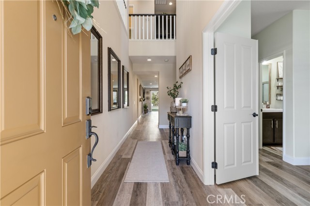 Detail Gallery Image 4 of 43 For 24903 Shadow Ridge Ct, Valencia,  CA 91354 - 4 Beds | 3/1 Baths