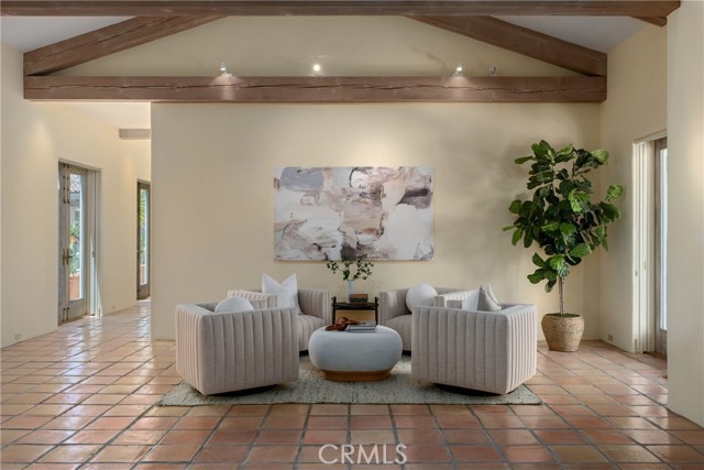 17716 Via De Fortuna, Rancho Santa Fe CA: https://media.crmls.org/medias/cf56b08f-ad8c-4b02-8170-ff8733089079.jpg