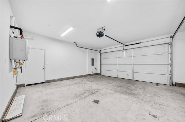 Detail Gallery Image 9 of 25 For 3524 Smith St, Jurupa Valley,  CA 92509 - 4 Beds | 2 Baths